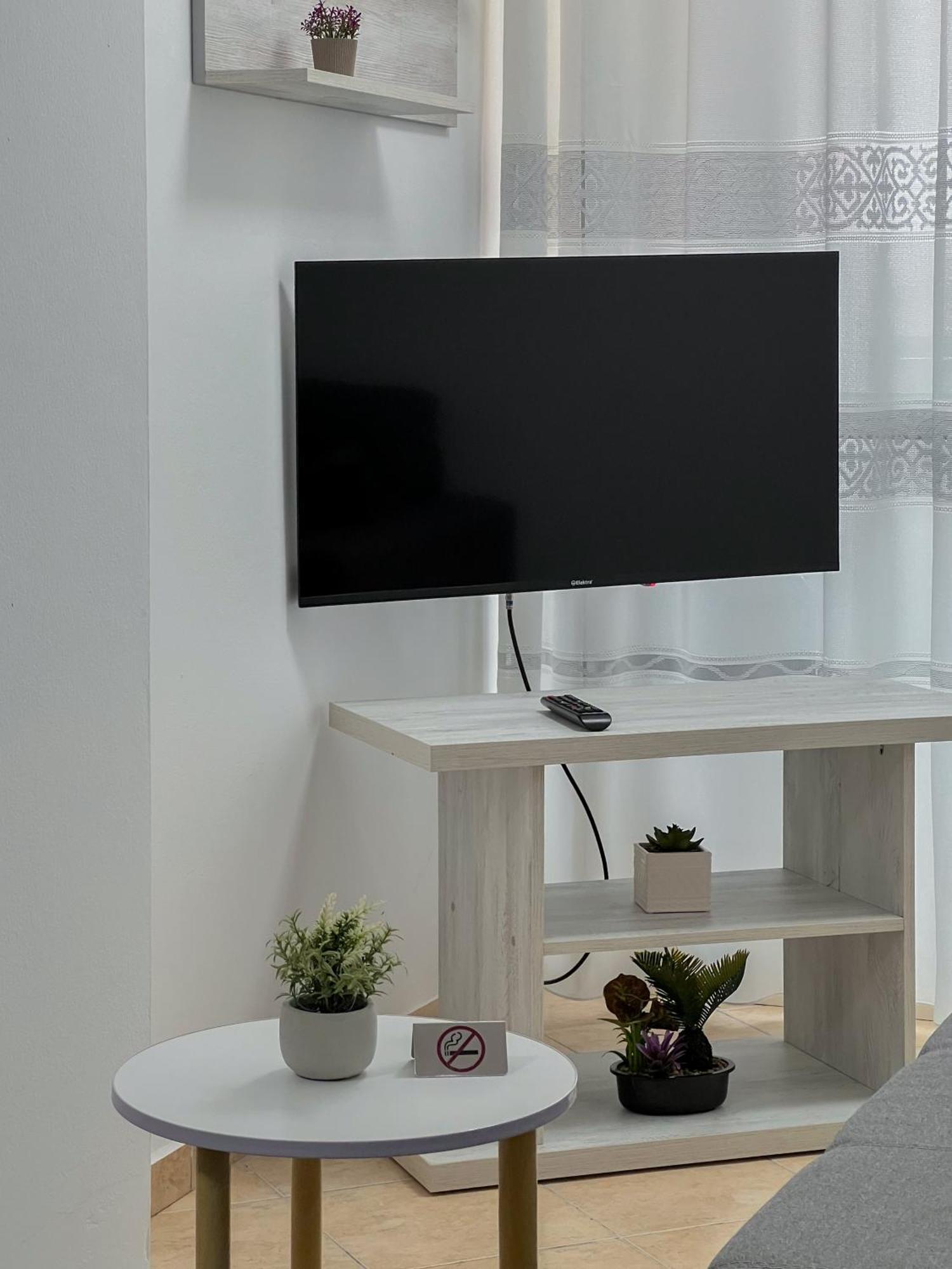 Tirana City Stay Apartments Bagian luar foto